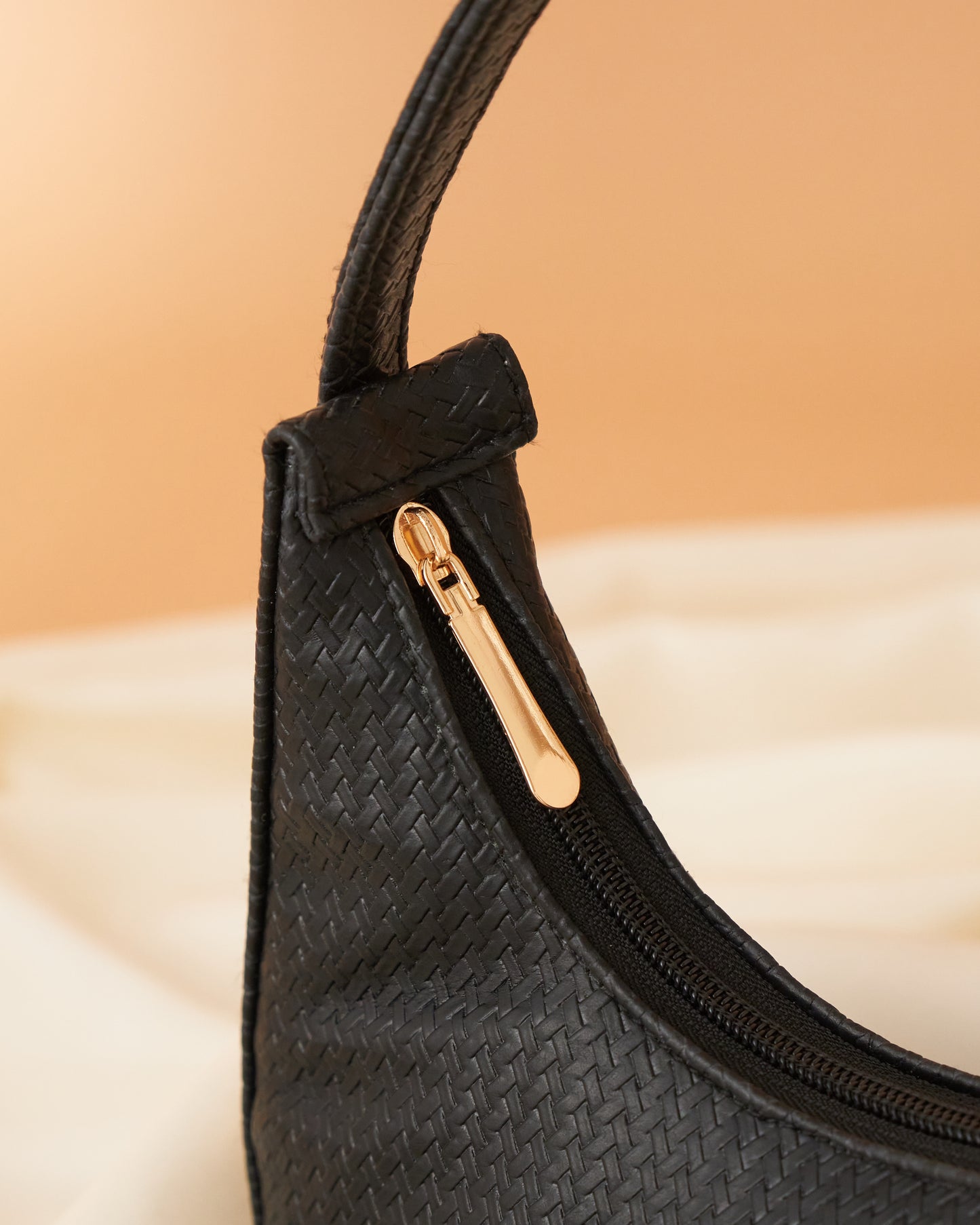 NestCord Luxe Crescent Bag – Black Liner